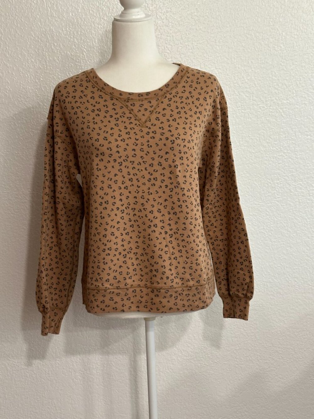 Abercrombie & Fitch Leopard Print Sweatshirt Small Brown Animal Print Pullover - Picture 2 of 7